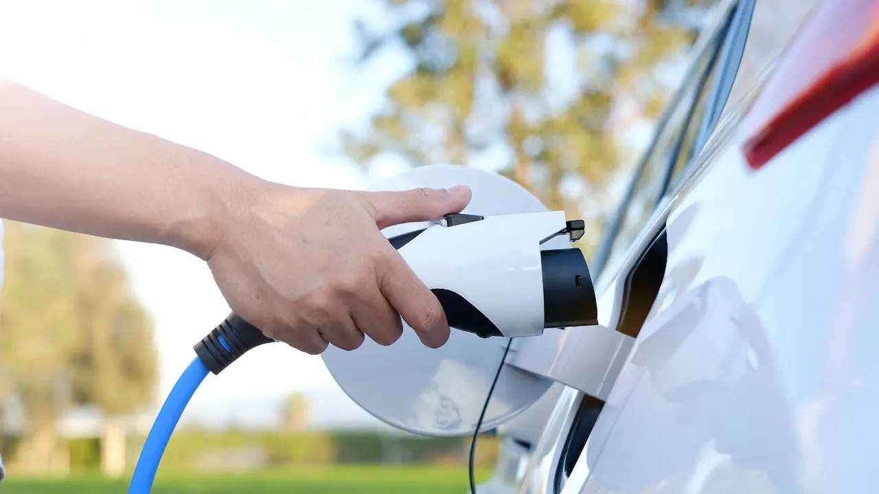 Smart Charging Makes Cities Greener