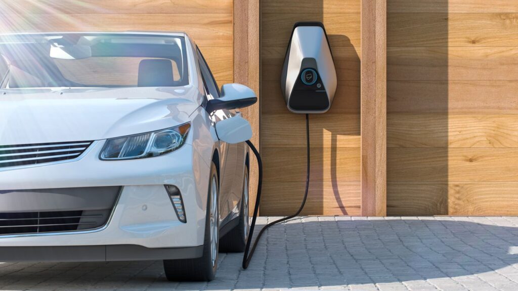 "Advantages of Electric Cars: Fuel Efficiency, Clean Energy, and Less Maintenance"